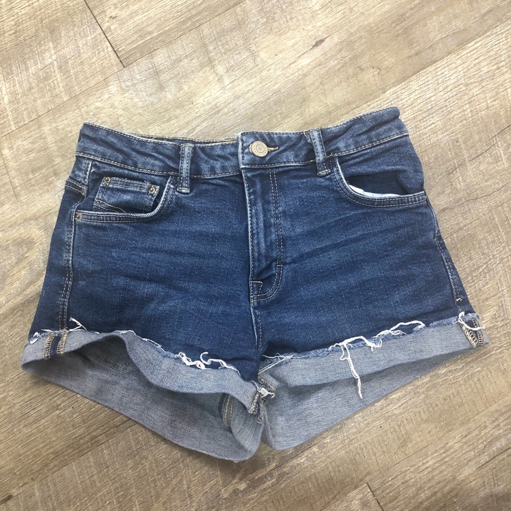 Zara Trafaluc Women’s Jean Cuffed Jean Shorts Size 2 Dark Blue Wash Micro